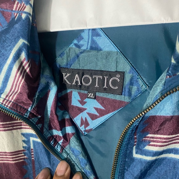 Kaotic Geometric Pattern Jacket - Picture 2 of 5
